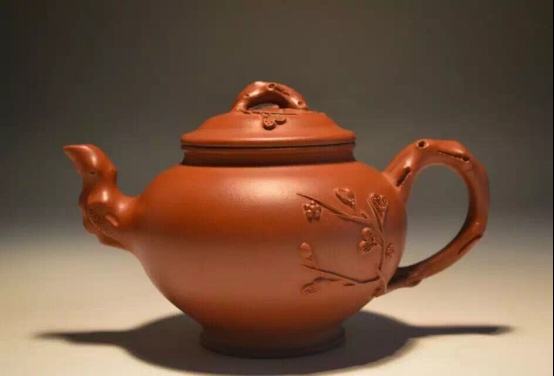 薛建珍,高级工艺美术师,陶瓷艺术名人,中国工艺美术