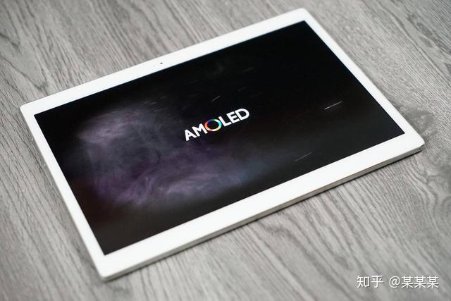 5英寸,分辨率高达2.5k的三星super amoled屏幕,耗电程度也是可想而知.