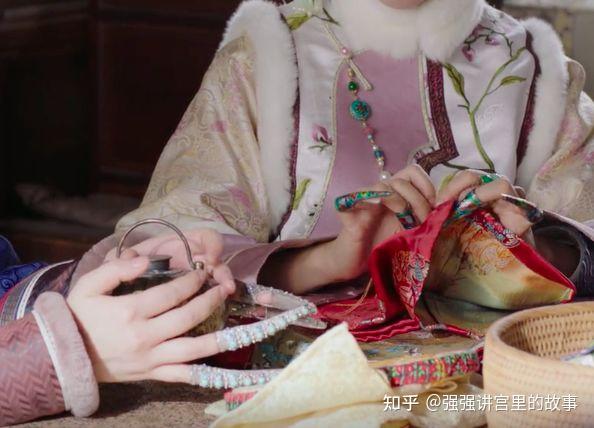 宫廷剧里的护甲是清朝娘娘们的专属吗