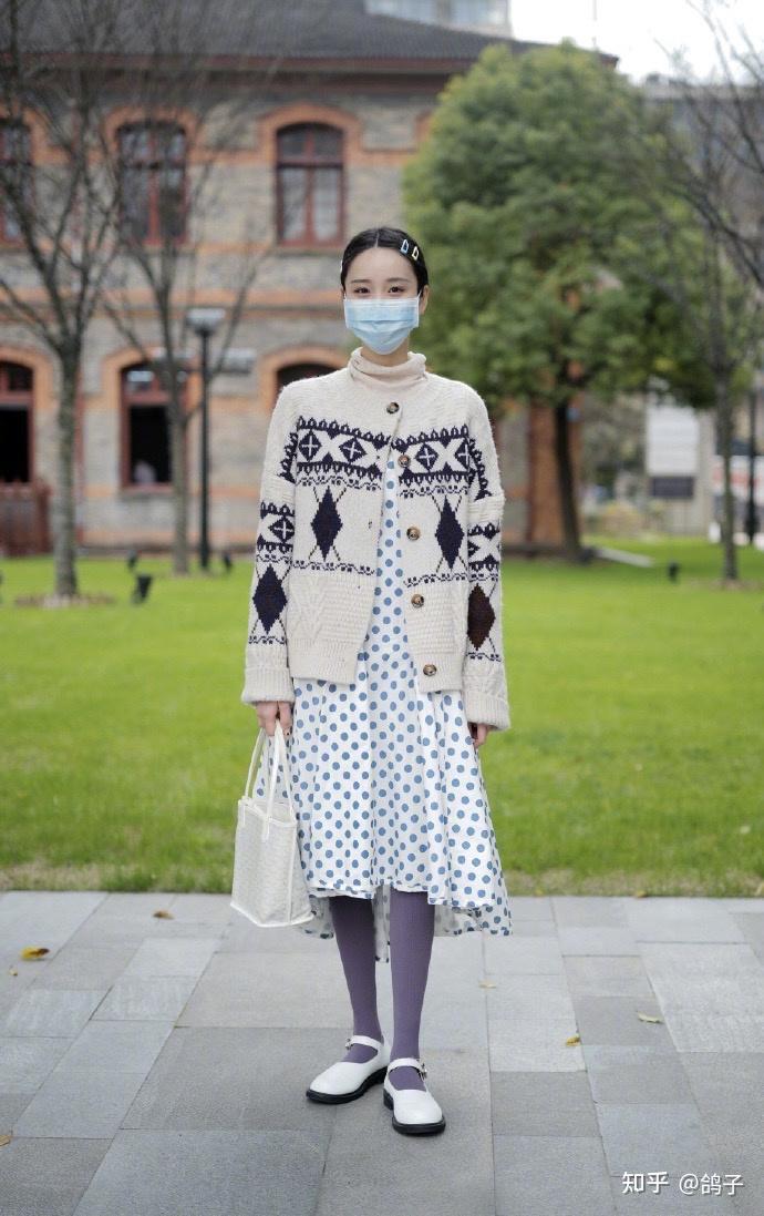 看街拍识包包9组戈雅goyard包包秋冬穿搭示范