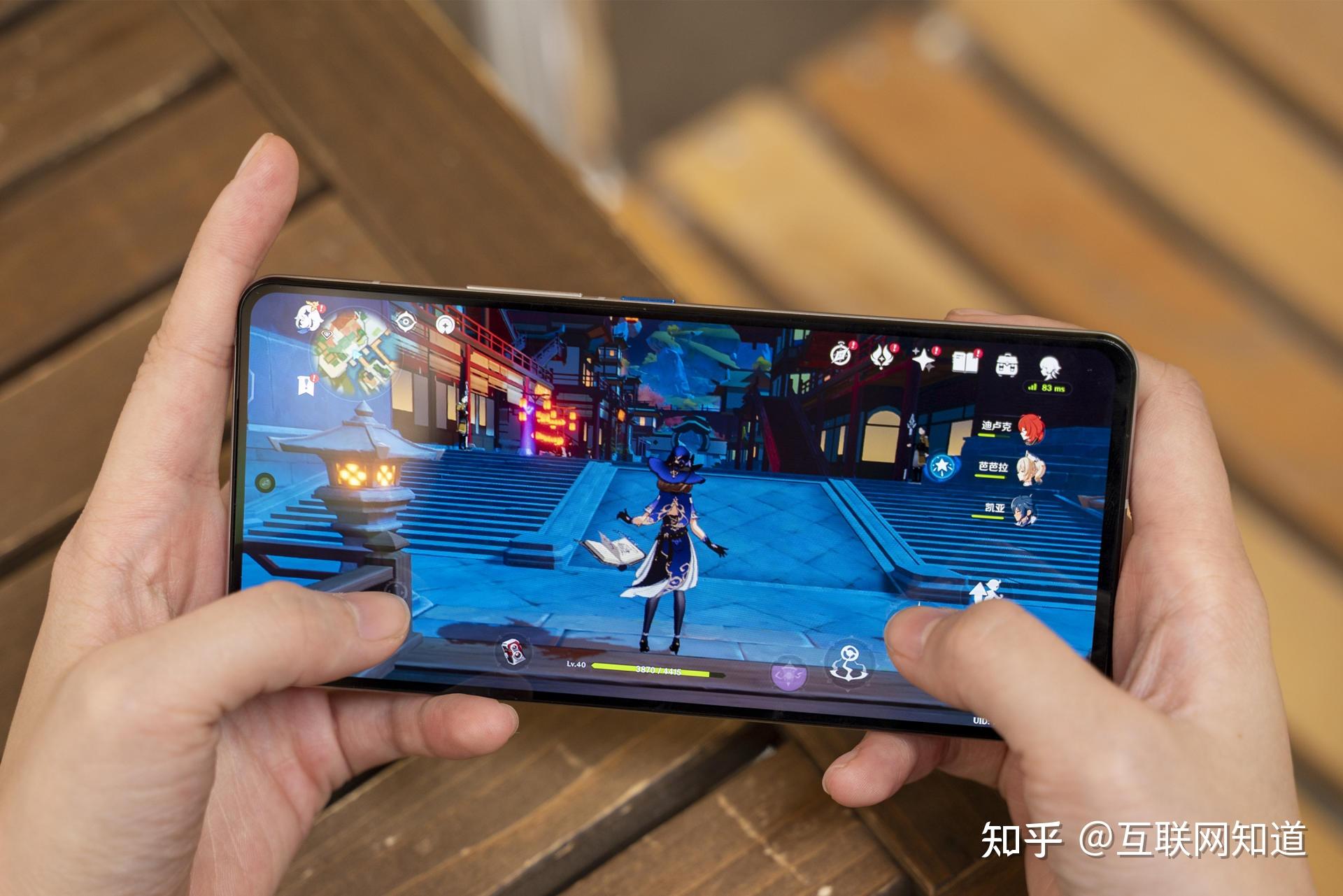 iqoo9有多适合玩游戏跑分超百万e5直屏玩游戏更爽