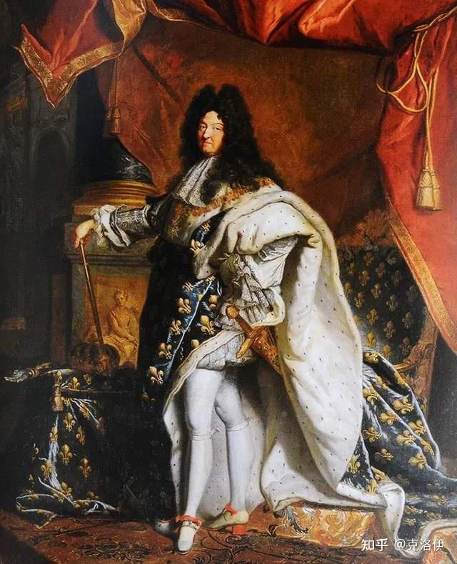 中世纪的骑士骑在马背上四处征战,为了方便,多穿长度只到膝盖的马裤