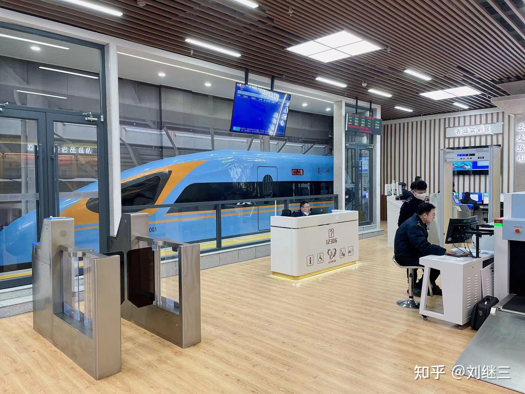 延吉机场引入高铁自动售票机，“空铁”联手提升服务_旅客
