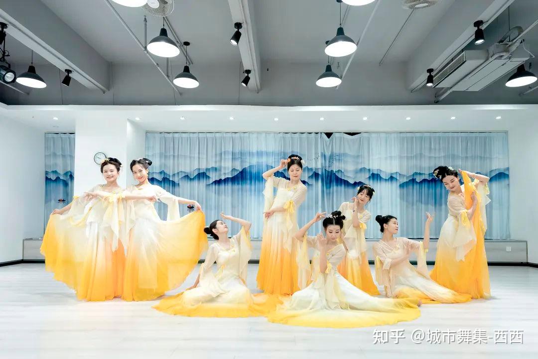 衣袂飘飘、清新柔美,这几支中秋节不能错过的古典舞,你参与了吗?|好舞分享 - 知乎