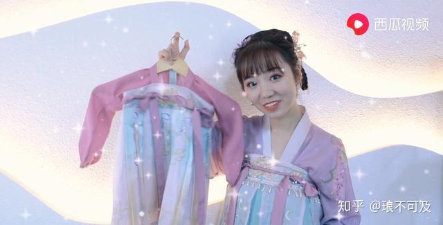 点击这里关注西瓜视频创作者"小万姑娘"