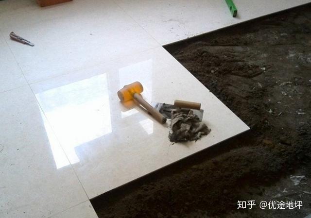 地砖干铺和湿铺到底有什么区别？自己家铺地板再也不求人帮忙了 - 知乎