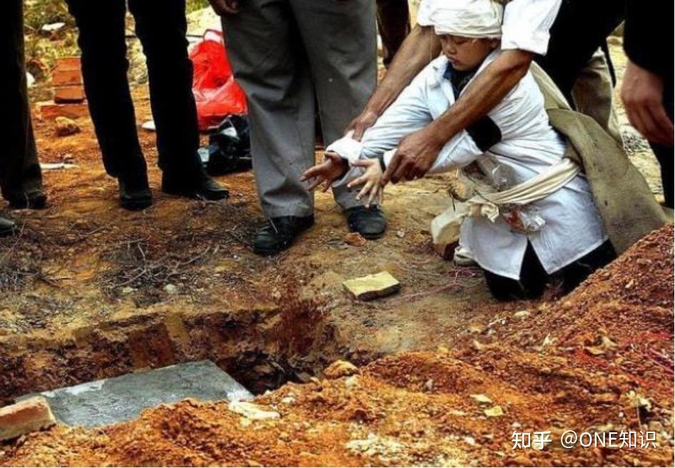 入土为安的祖先们可能要搬家了土葬变成火葬你愿意吗