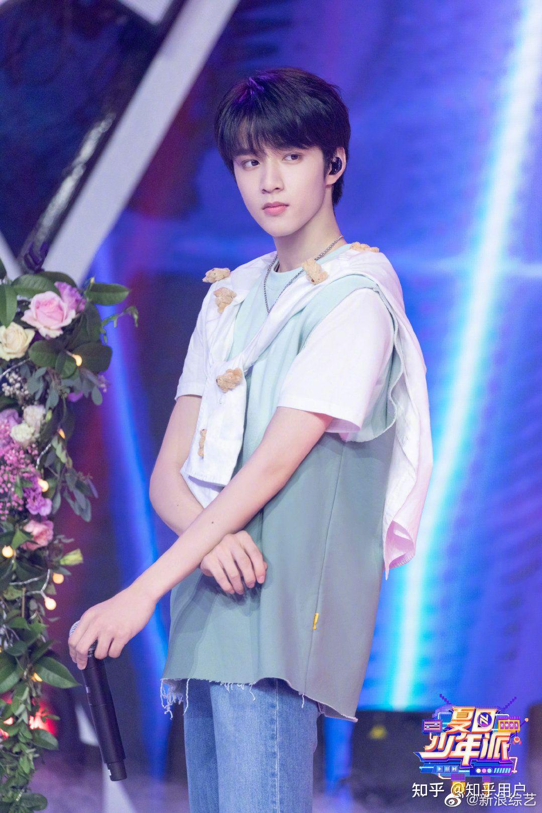 怎么觉得时代少年团刘耀文的颜值变了