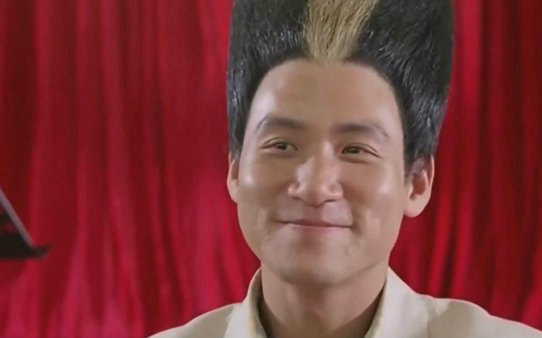 街霸里的古烈用必杀脚刀时发型为什么不会乱