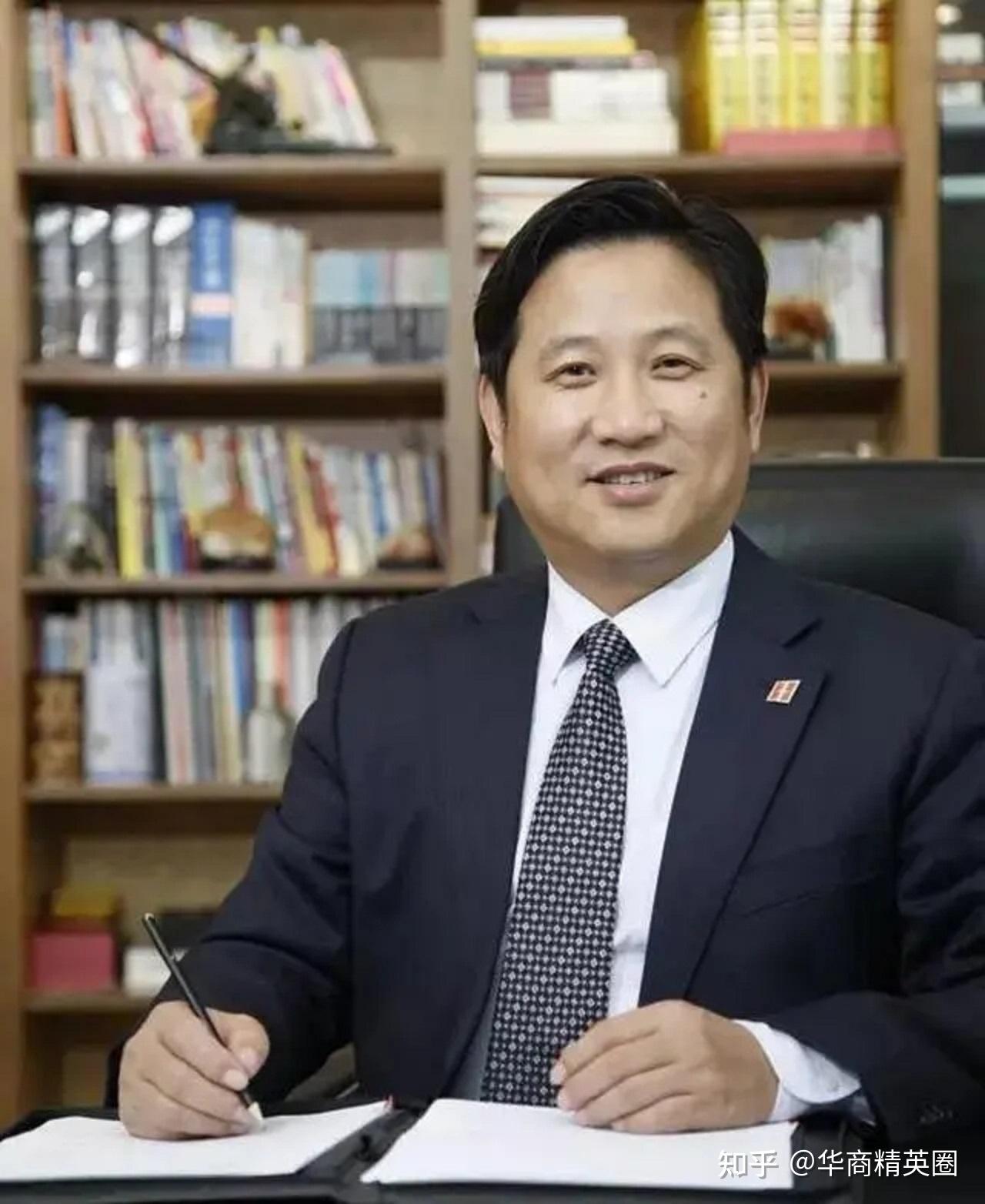 山东莱山首富24岁任教32岁因母患癌创3家公司上市市值超370亿