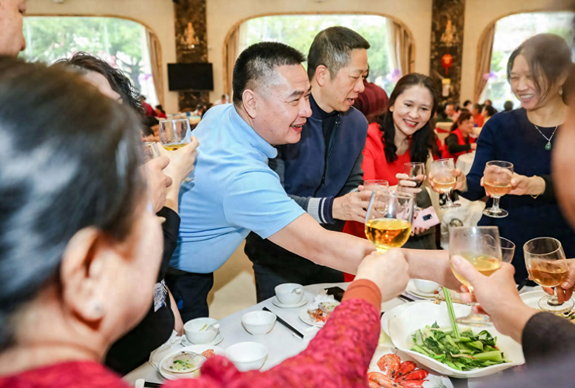 敬酒时,别支支吾吾,3句万能敬酒词,好学!好用! - 知乎