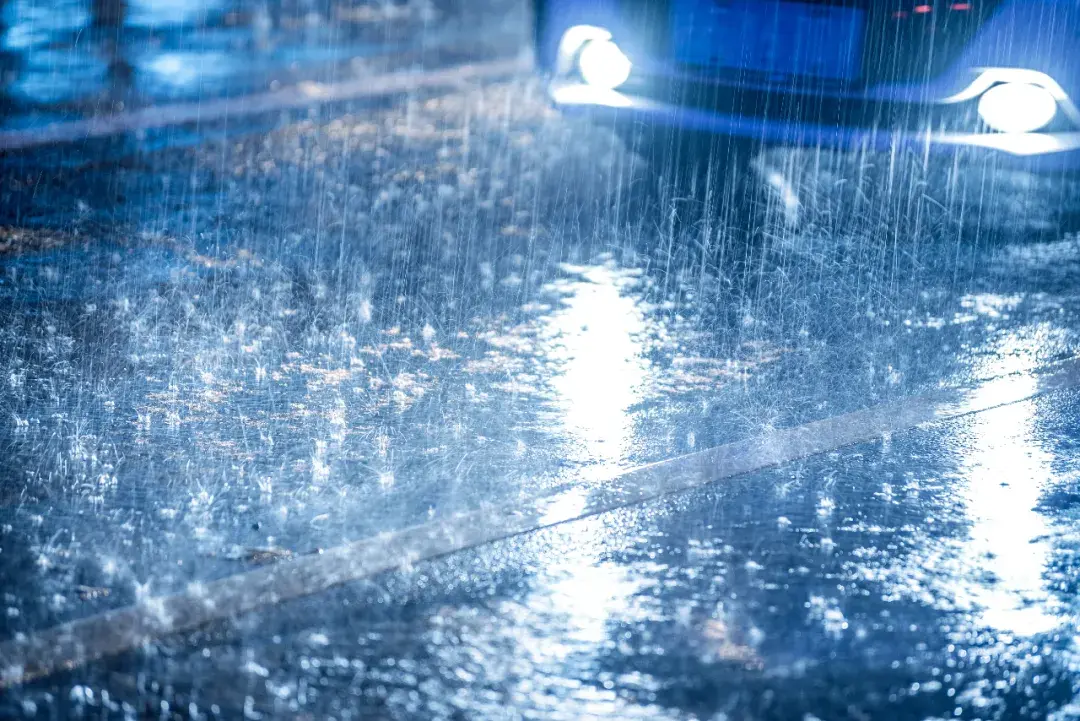 暴雨、大雨、倾盆大雨有什么区别?英文可不是big rain! - 知乎