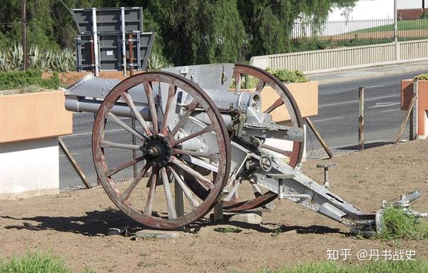 英国blc15磅炮,这独特的造型,就像炮管被砍断了一样