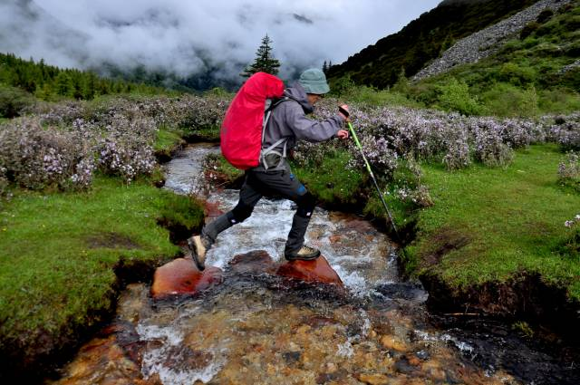 這條路上,彙集著徒步,登山,攀巖,越野跑,山地自行車運動.