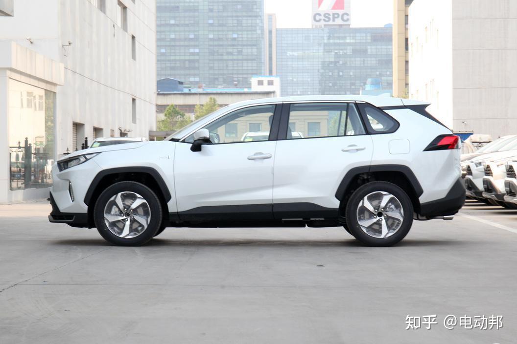 汽车双驱与四驱的差异解析，汽车双驱与四驱的差异解析