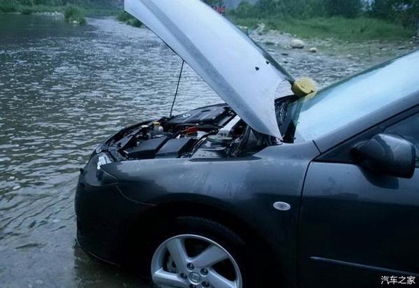 汽车的涉水深度在哪里轿车和越野车的涉水深度有些许差异