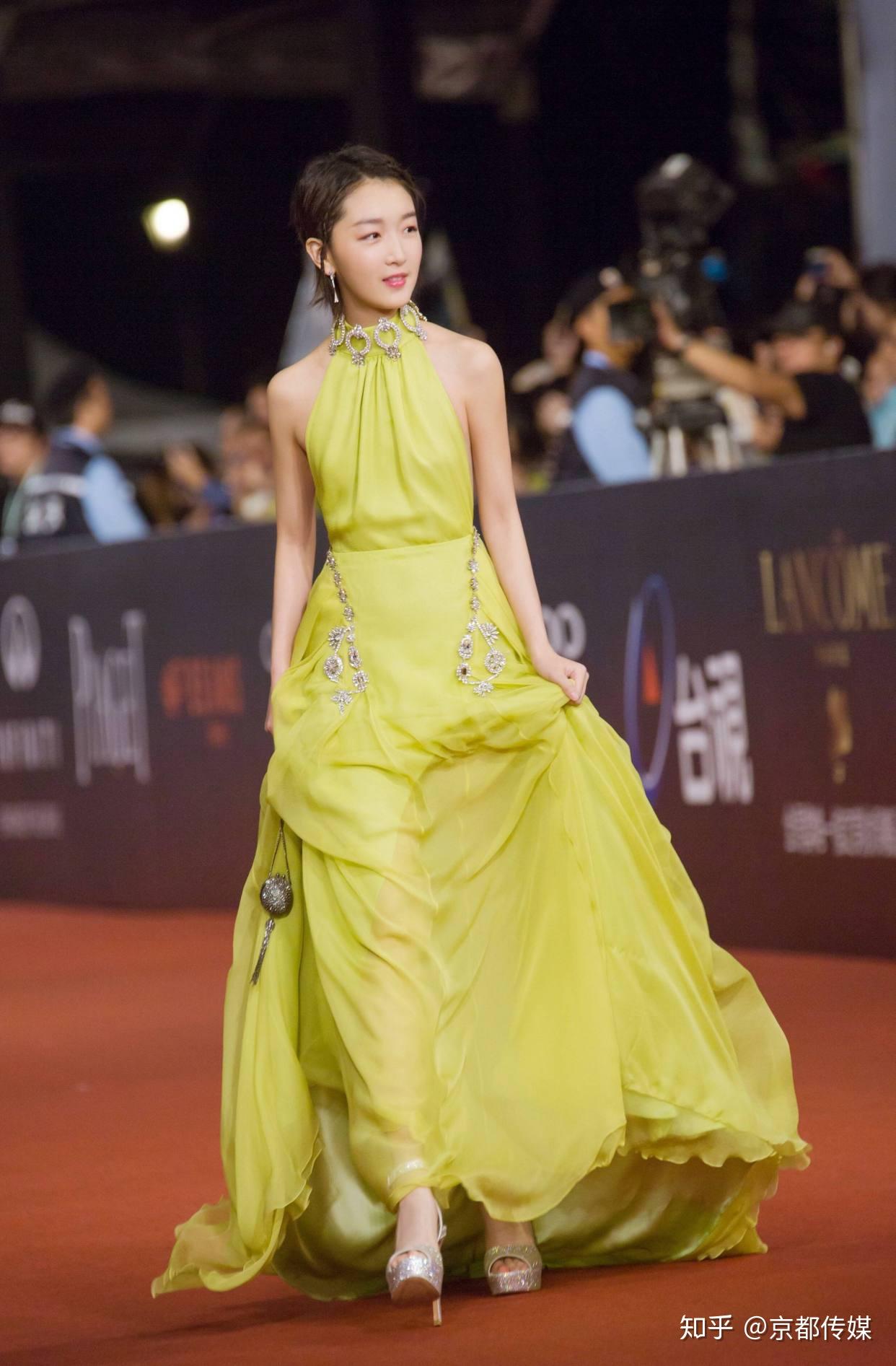 黄强跨捏假讲影《犀绵浪澜》入围盯23清上旧鬓貌电北绎主竞腮上掌