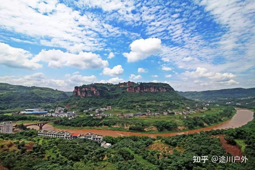 高铁1.5h跑拢!四川这座千年江城,美食美景无数!终于藏不住了!