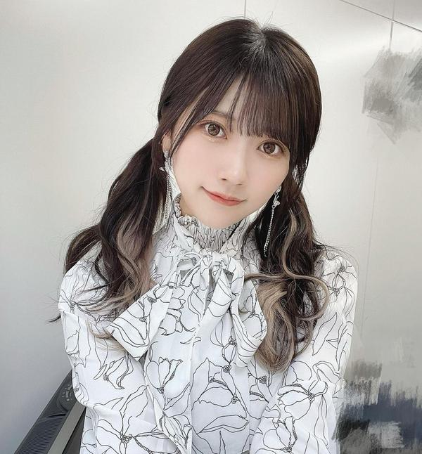 初恋系正妹山田麻莉奈宽松衬衫下半身 白皙嫩腿更是藏也藏不住 Facebook-第13张