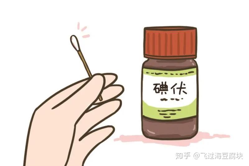 伤口用碘伏消毒,然后用创可贴或无菌纱布进行包扎.