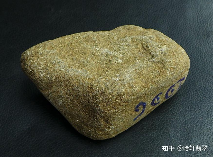 怎样用雾层判断莫西沙原石的价值