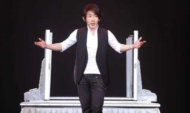 48岁刘谦在央视春晚舞台犯错挥泪告别节目或将遭到彻底封杀