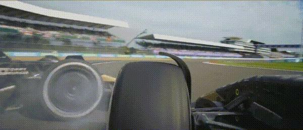 《F1:狂飙飞车》156分钟全程高能!F1实拍镜头颠覆赛车影史