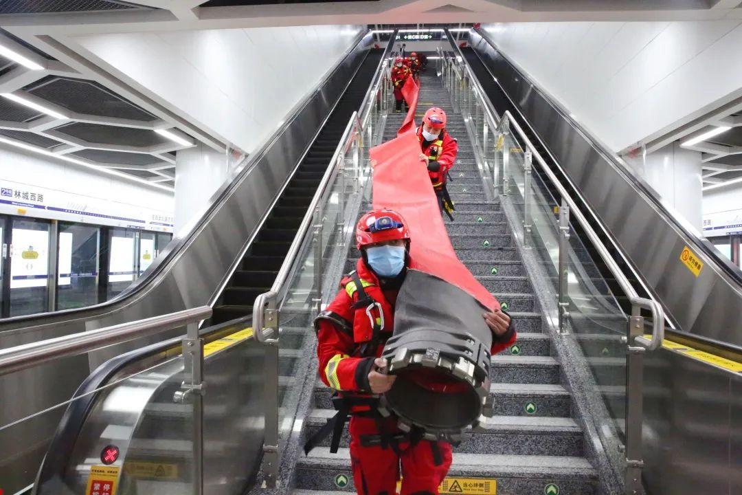 贵阳市组织开展地铁防汛事故救援演练