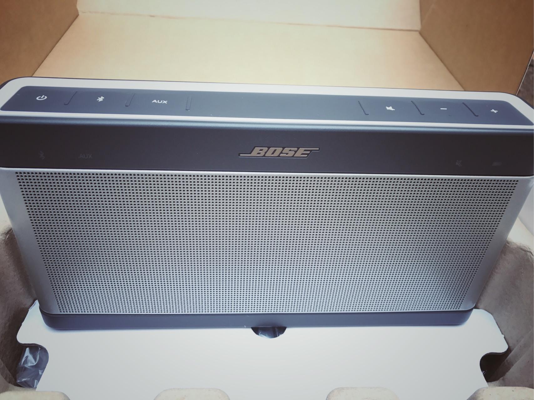 另一个原因就是五月天代言啦哈哈哈哈～在之前已经买过bose的qc35系列