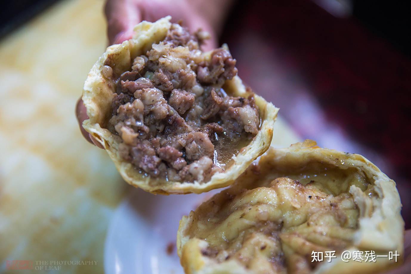 新疆最好吃的烤包子在和田一个10元一天卖4000个动作慢买不到