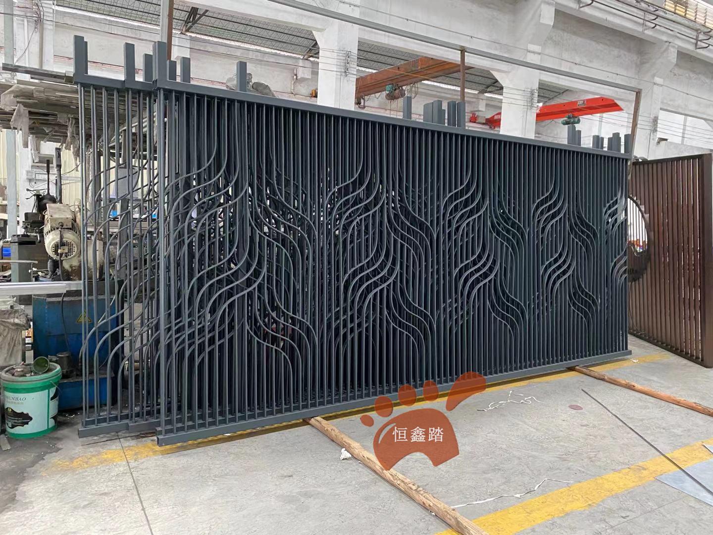 镀锌管烤漆屏风铁艺屏风公园广场艺术格栅