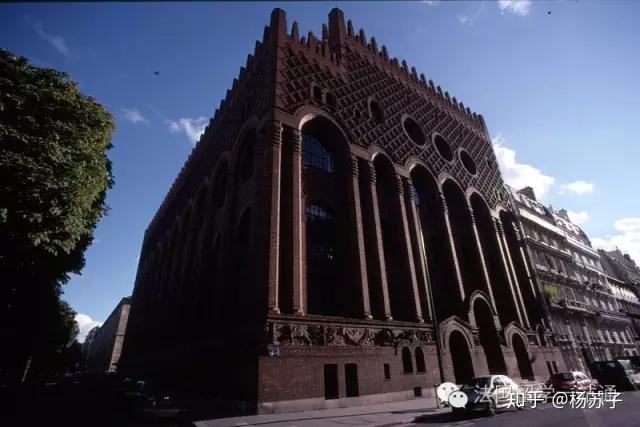 巴黎一大人文社会科学和经济法律领域的一流大学