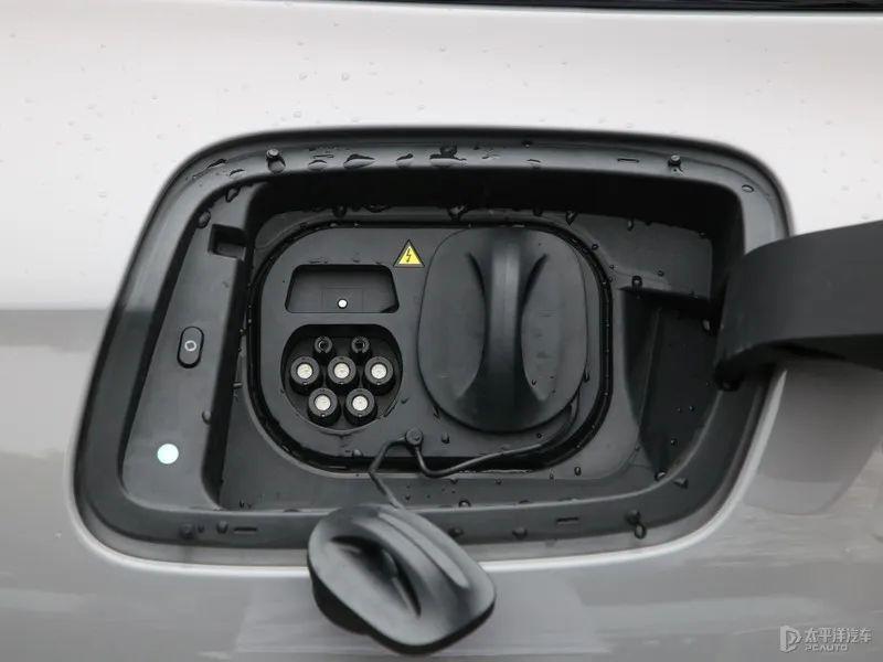 2298万起35s破百820km续航红旗eh7上市老大哥还是牛