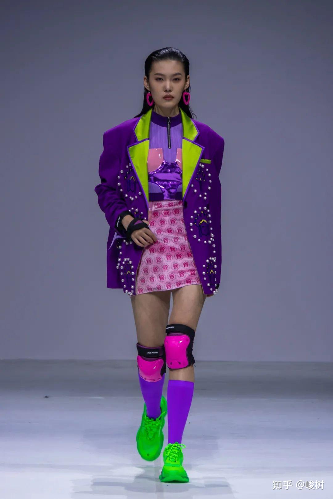 视觉设计2021北京服装学院毕业展上
