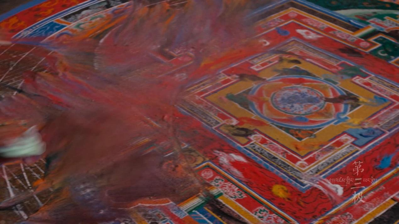 四,世间的繁华,不过一掬沙坛城沙画的制作,需要数名乃至数十名训练有