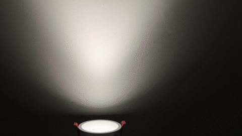 蓝光是什么有什么危害 v2-9fe3c81530a98978a3b0ba7d993e23d6_r.jpg