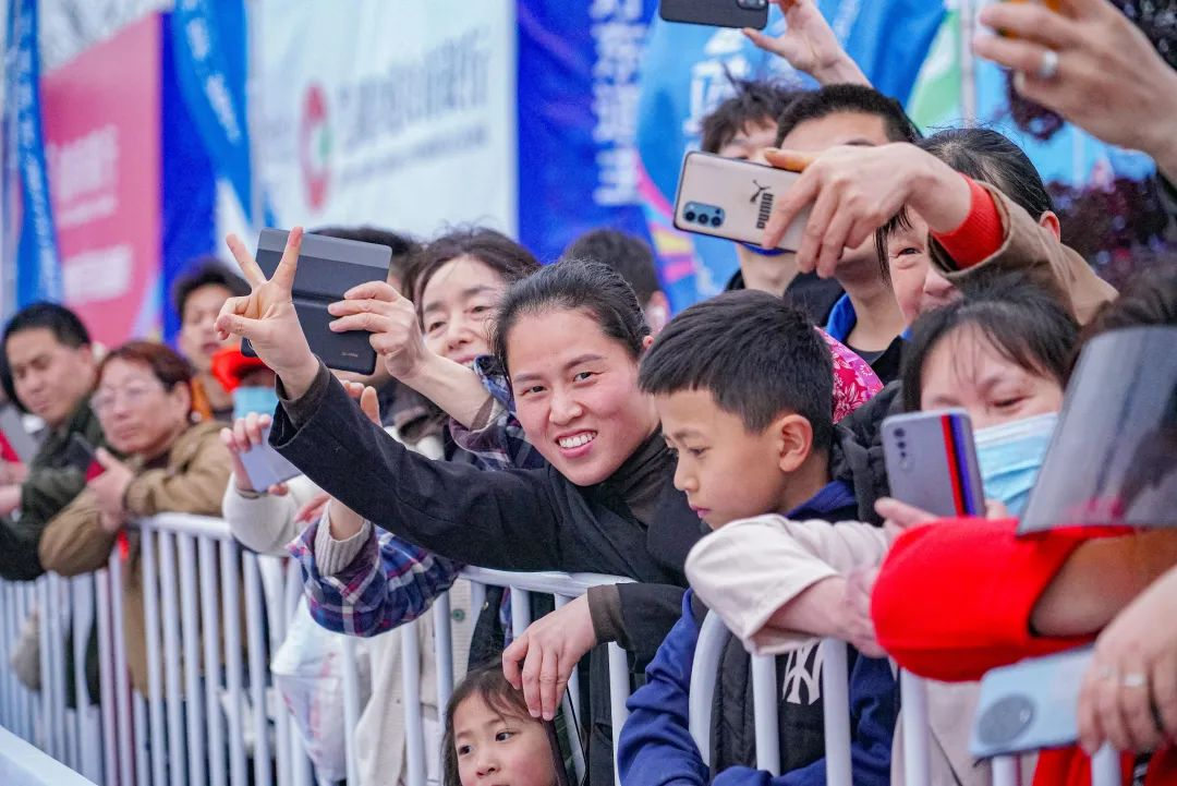 "协鑫集成"2024芜湖马拉松暨"津盛农商行"中国10公里精英赛(芜湖站)开