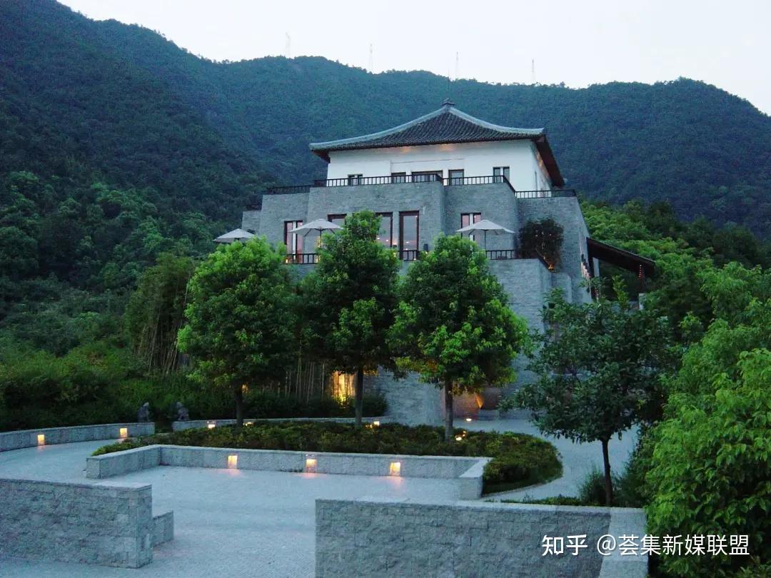 位于《富春山居图》原址!2100亩山水秘境的杭州富春山居度假村 - 知乎