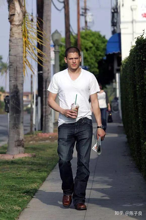 虽然胖了还是很好看(ω)                  但这位胖子赶快给我放下那