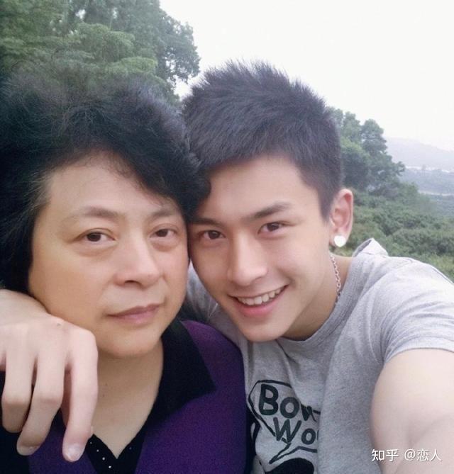 吴亦凡妈妈露面!五十多仍肤白貌美 女强人养出妈宝男 - 知乎