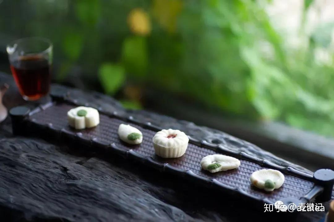 清平乐中蜜饯李子雪花糕的做法