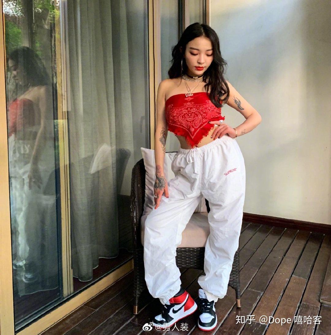 vava签约华纳拍摄男人装新歌却被指抄袭