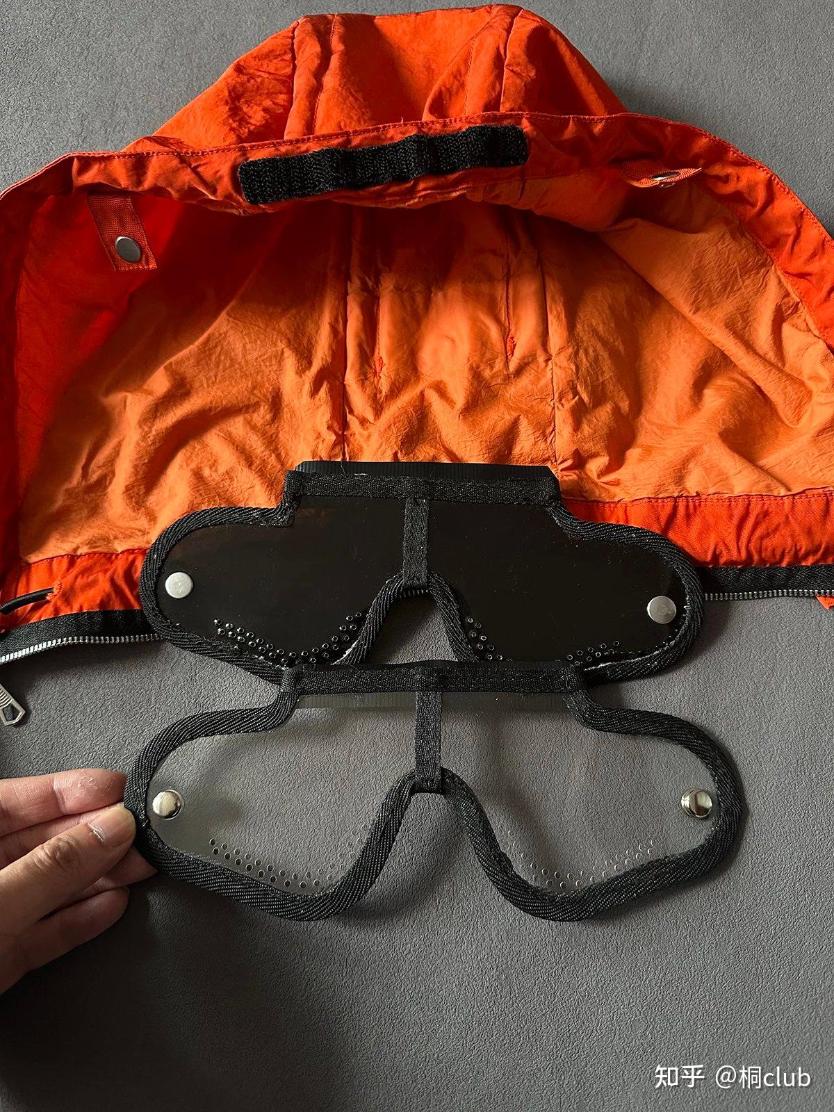 年度超重磅联名石头岛supreme小牛皮皮衣非常top的一件皮衣很有质感