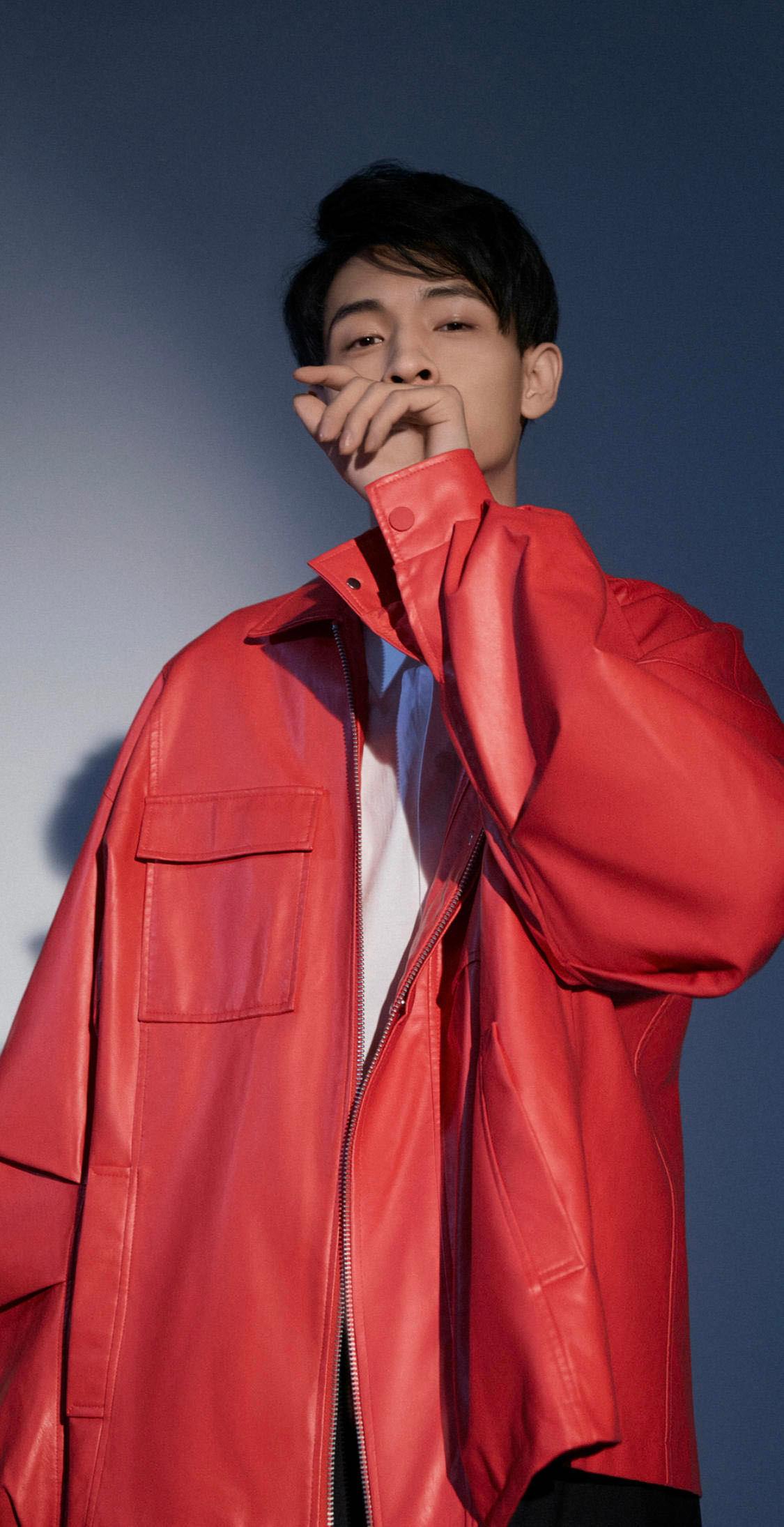 秦霄贤粉丝捐赠六所爱心健康体育室助力公益扶贫