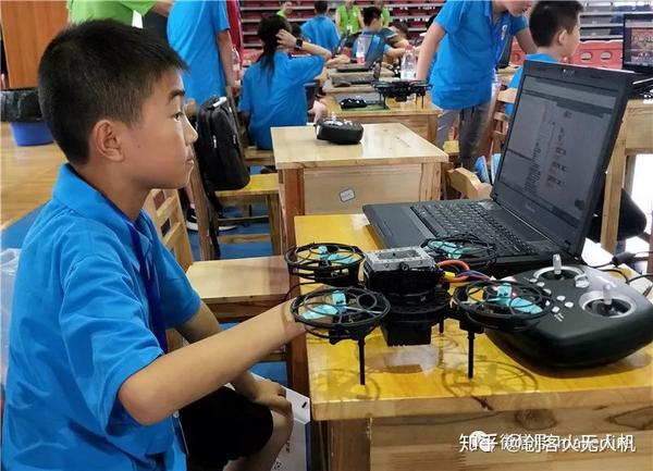 给力无人机免费体验啦带你一起领略高科技奥秘