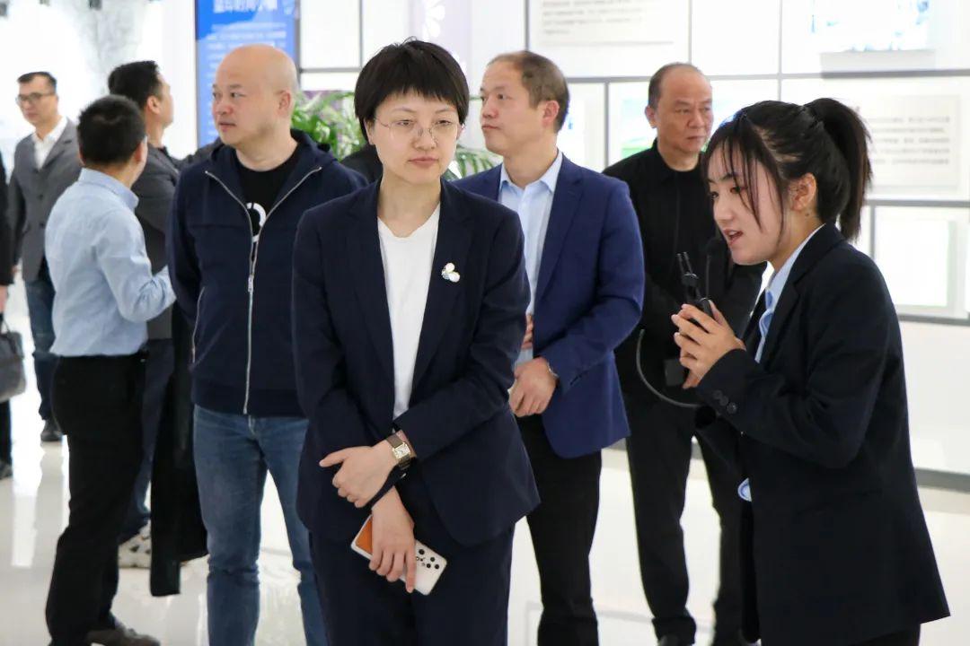 苏州桃源镇政府携吴江区头部印染企业代表来环思参观考察