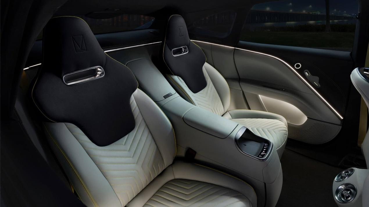 内饰用材工艺如若讲究,格调自然可得提升;可是驾驶员和乘客不可能只