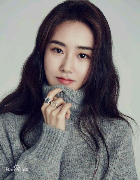 4minute的许嘉允 4minute 2009年出道,由南智贤,许嘉允,全智允,金泫雅