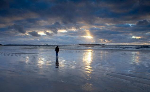 时代洪流里我们都是孤独行者