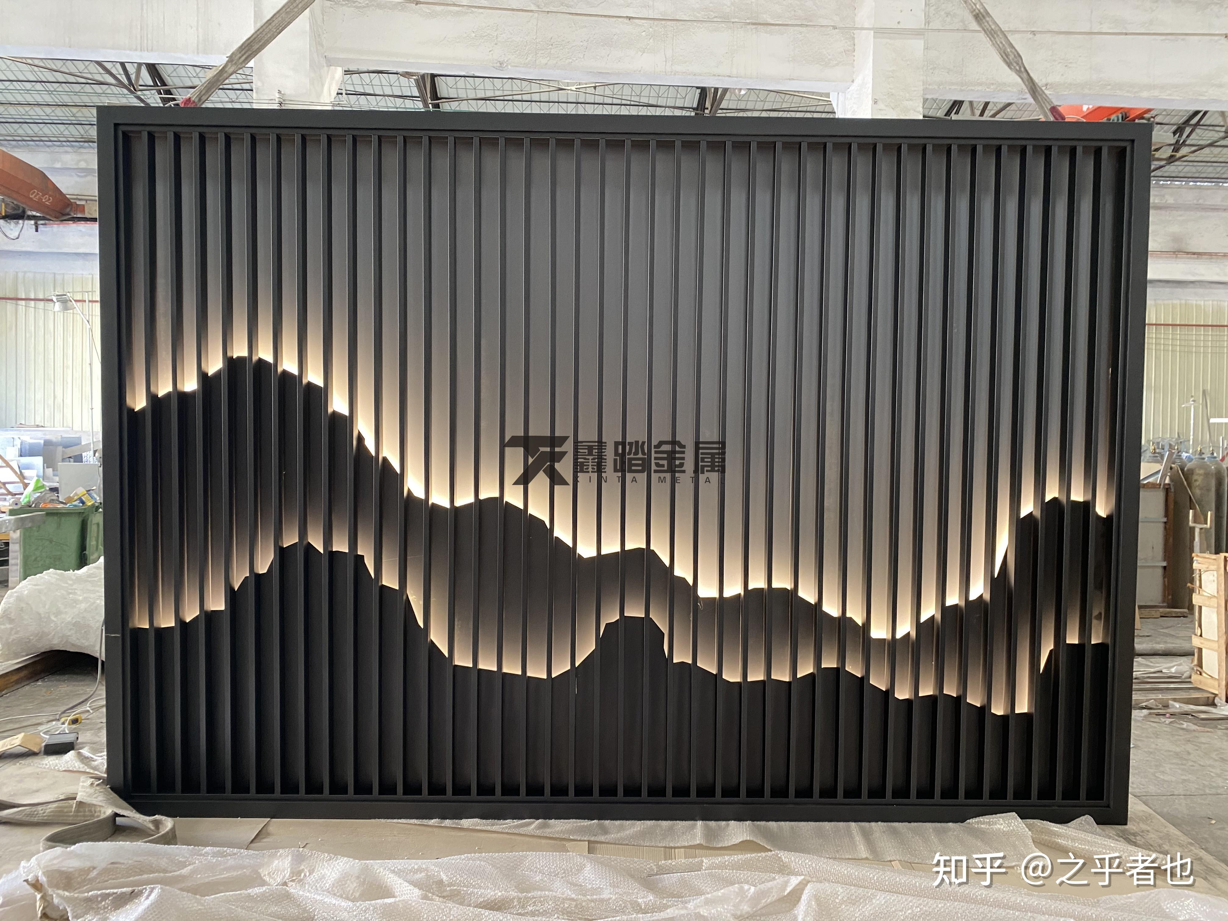 发光不锈钢屏风,山形金属格栅艺术山峦背景墙前卫装饰